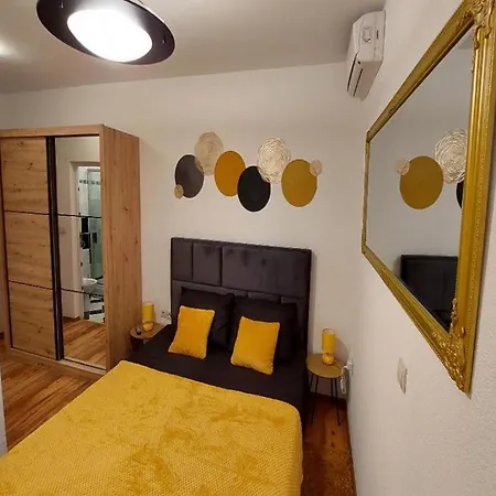 Pensiune 4 Colors Rooms, Cres