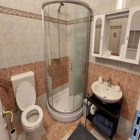 4 Colors Rooms,