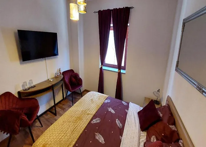 4 Colors Rooms, 3* Cres