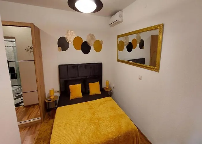 4 Colors Rooms, 3*