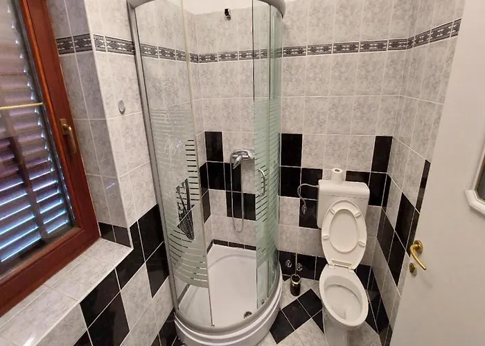 4 Colors Rooms,