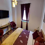 4 Colors Rooms, 3* Cres
