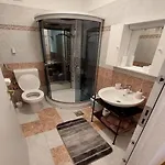 Konukevi 4 Colors Rooms, 3*