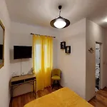 4 Colors Rooms, Konukevi