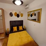 4 Colors Rooms, 3*