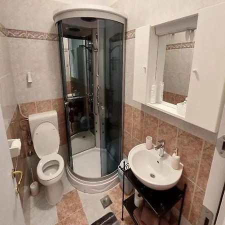 4 Colors Rooms, 3*