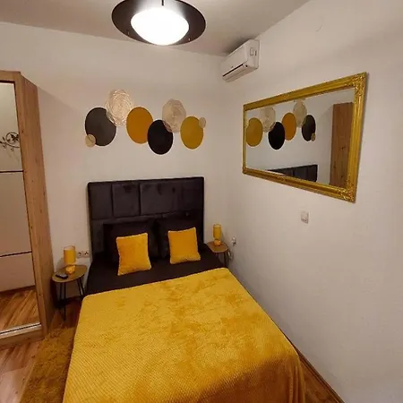 4 Colors Rooms, 3*