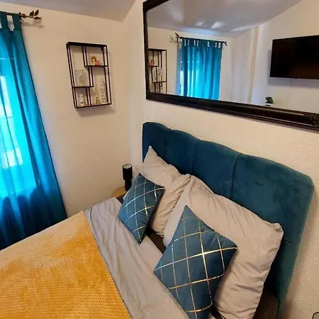 4 Colors Rooms,