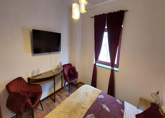 Πανσιόν 4 Colors Rooms, 3*