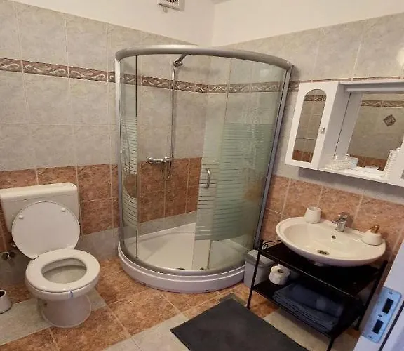 Πανσιόν 4 Colors Rooms, 3*