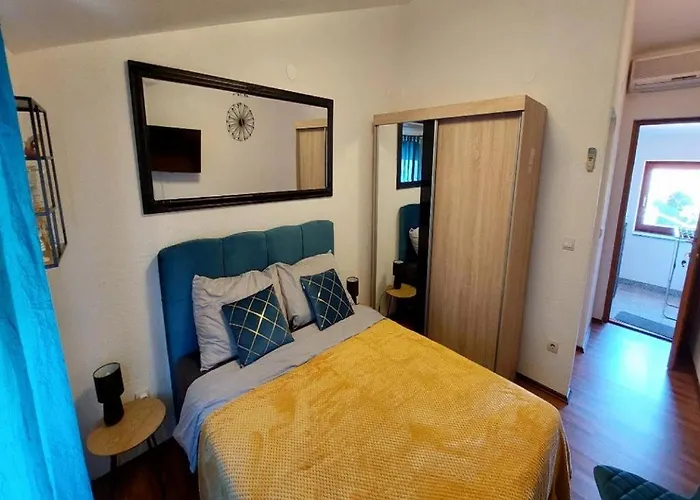 Πανσιόν 4 Colors Rooms, 3*