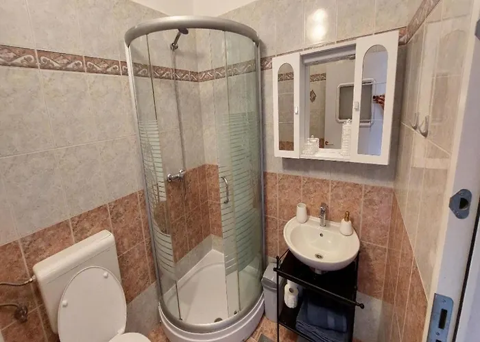 4 Colors Rooms, 3*