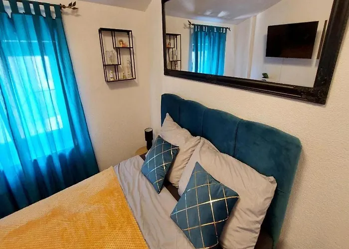 4 Colors Rooms,