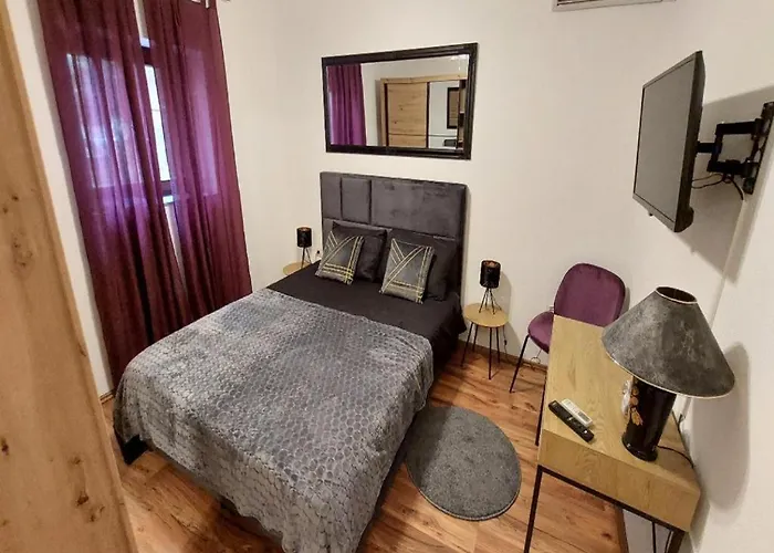 4 Colors Rooms, 게스트하우스 3*